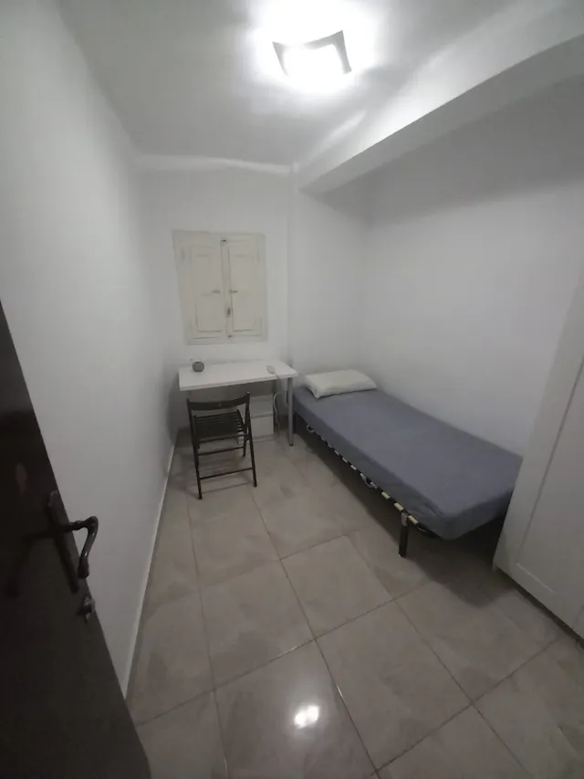 Private room in Calle Jacomart, Valencia (1111123) room image 1