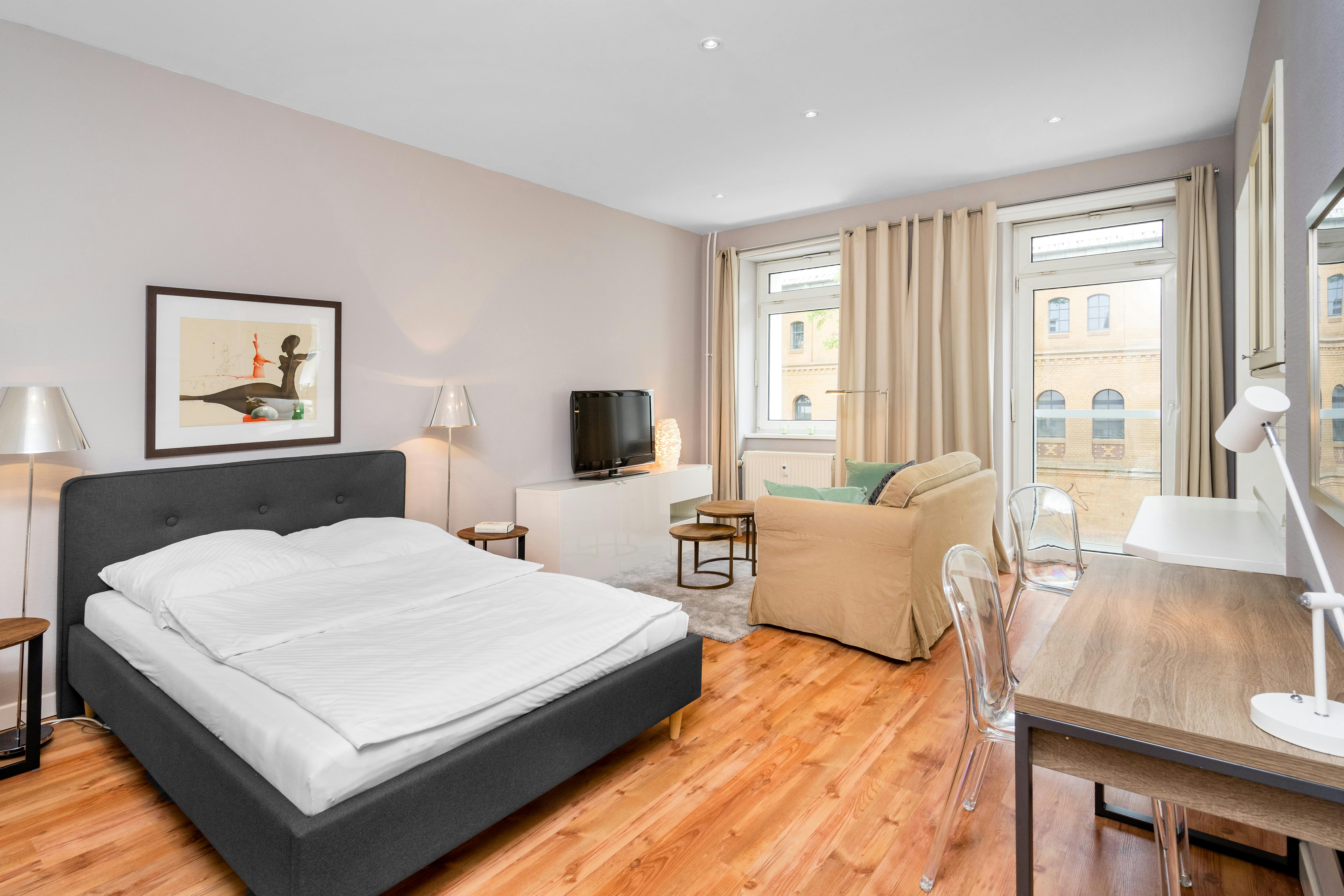 Knaackstraße, Berlin preview