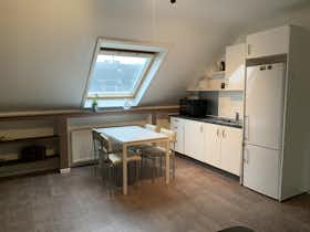 Apartment for rent for €900 per month in Meerbusch, Hermann-Unger-Allee
