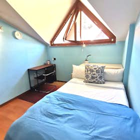 私人房间 正在以 €690 的月租出租，其位于 Milan, Via Cusago
