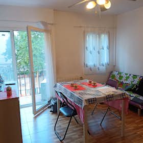 Apartment for rent for €2,000 per month in Madrid, Calle de San Fernando del Jarama