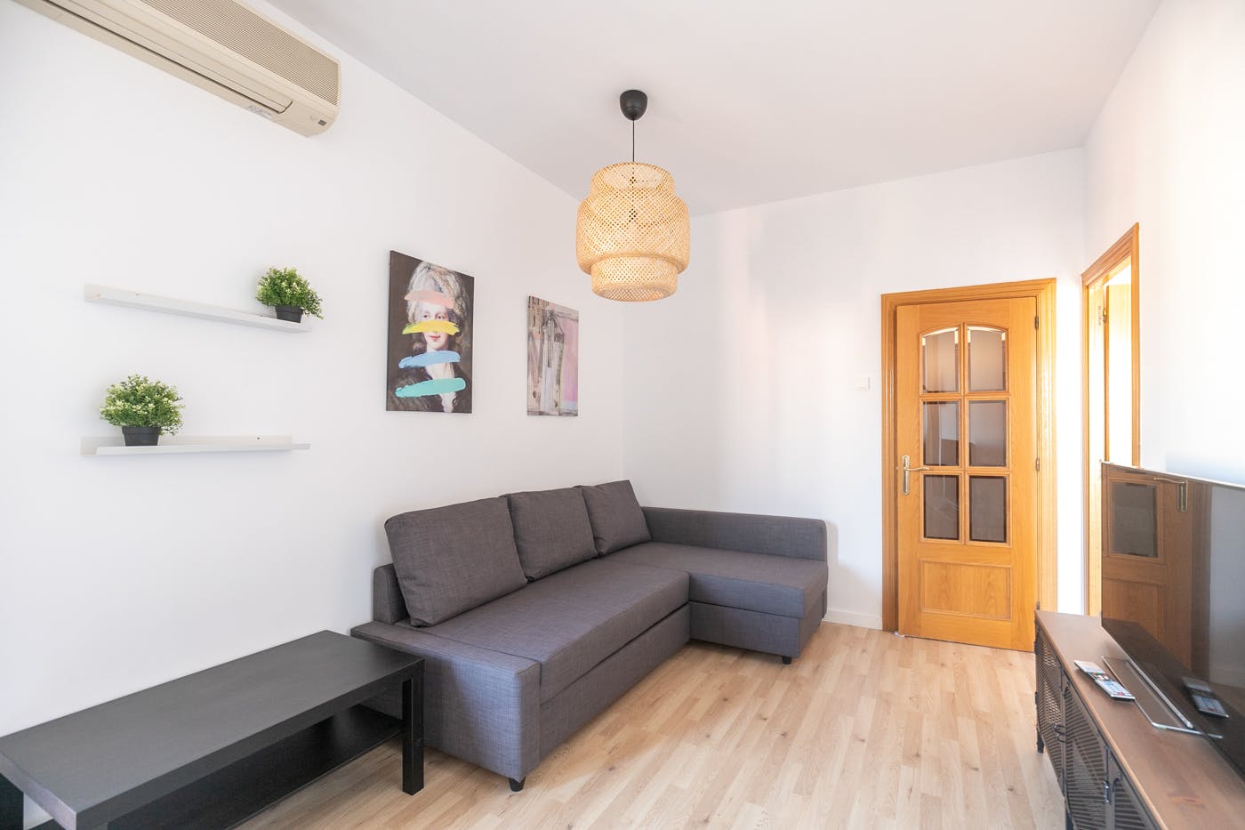 Plaça de Comas, Barcelona preview