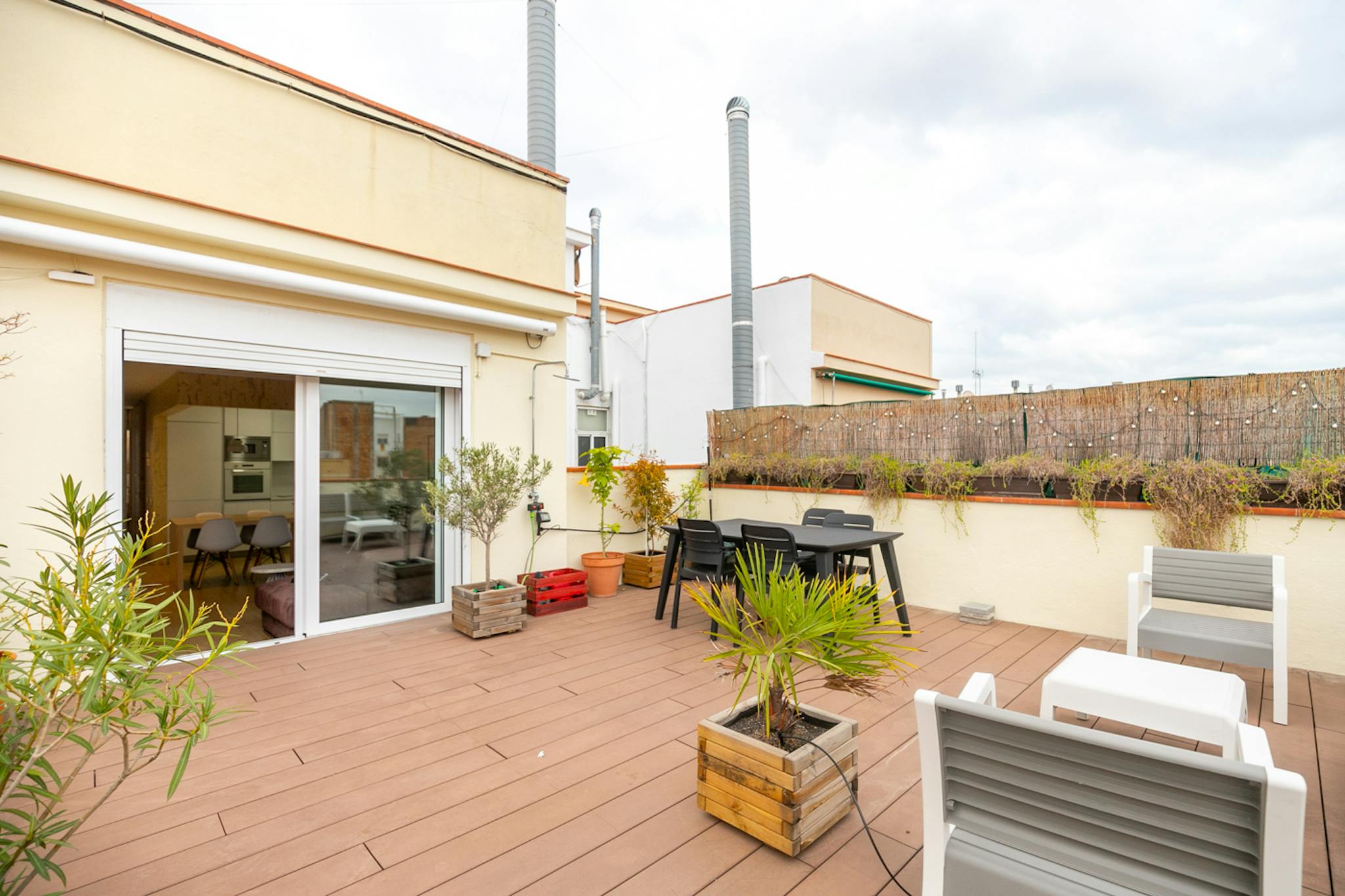 Carrer de Villarroel, Barcelona preview