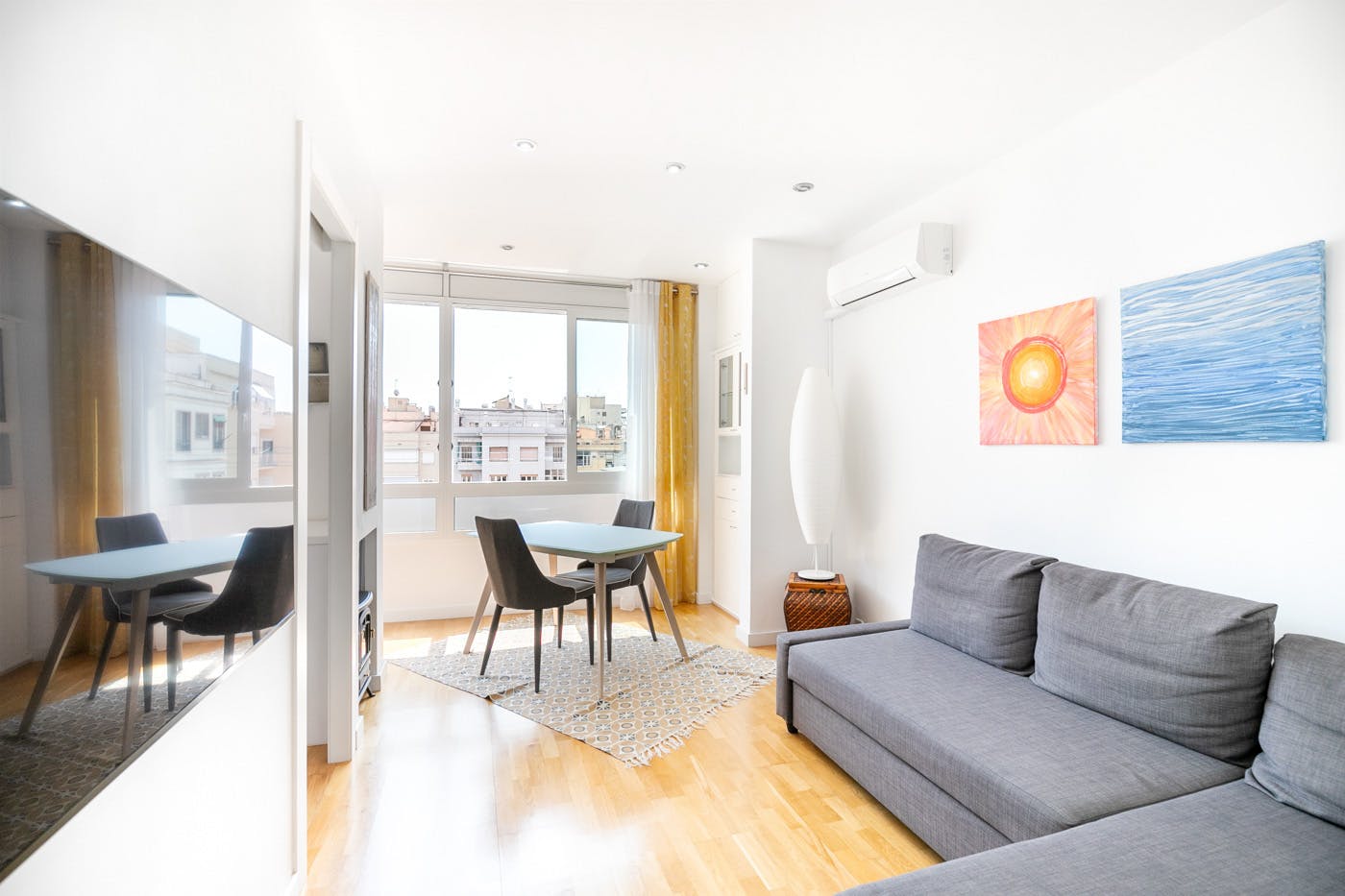 Carrer de Còrsega, Barcelona preview