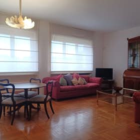 Apartment for rent for €3,400 per month in Milan, Via Vincenzo Monti