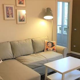 Apartment for rent for €2,100 per month in Milan, Viale Romagna