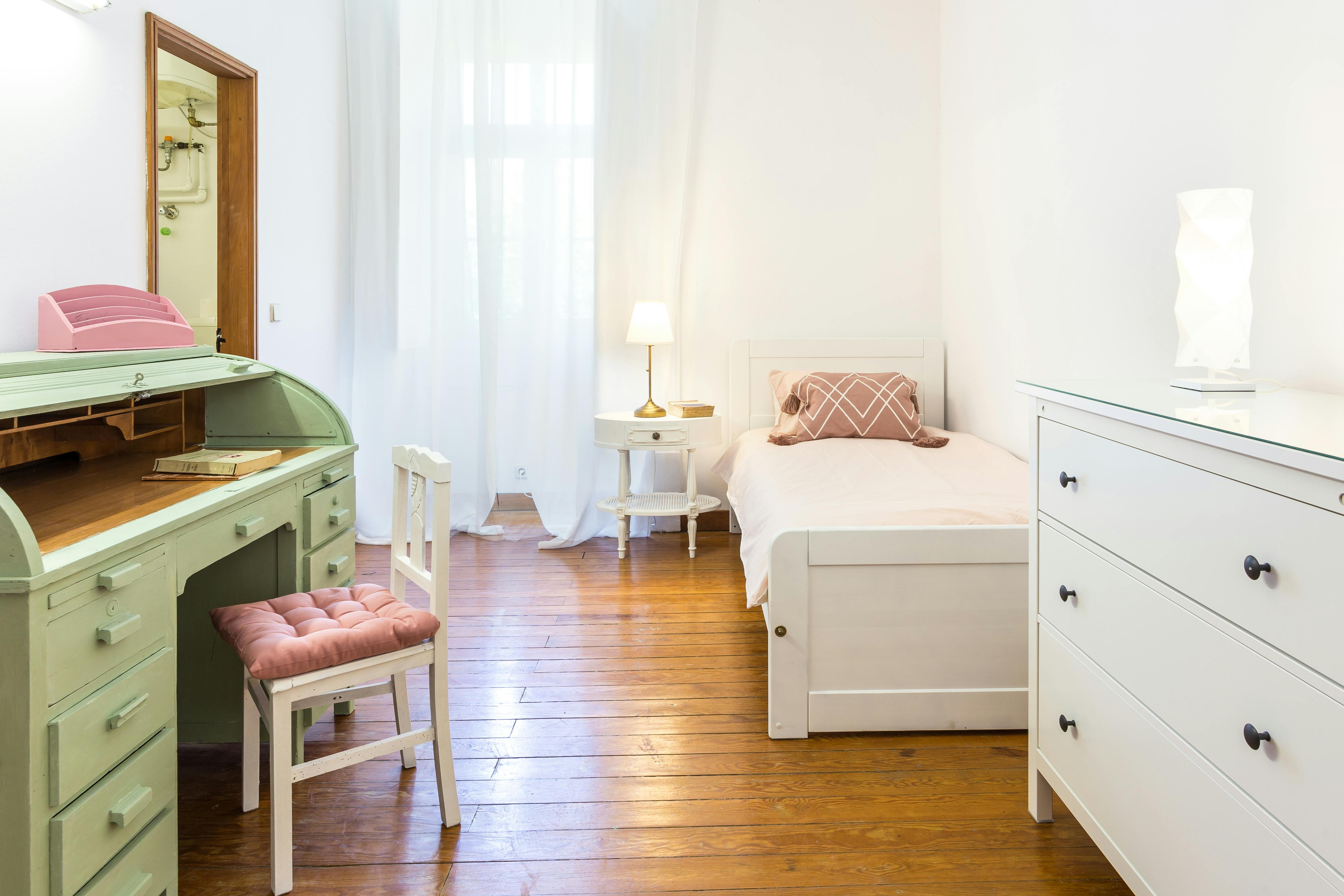 Private room for rent for €500 per month in Lisbon, Estrada da Luz