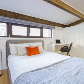 Apartment for rent for €900 per month in Porto, Rua Formosa