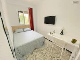 Privé kamer te huur voor € 375 per maand in Sevilla, Avenida Sánchez Pizjuan