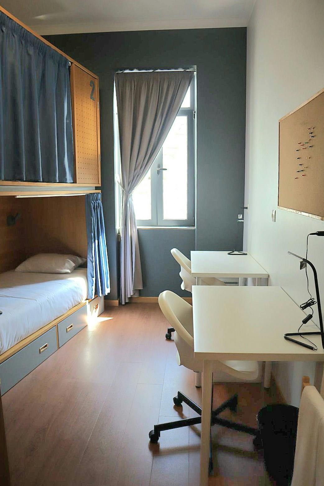 Shared room for rent for €355 per month in Vila Nova de Gaia, Rua do Pilar