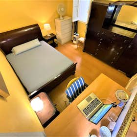 Private room for rent for €640 per month in Madrid, Calle de José Ortega y Gasset