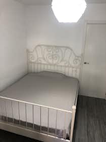 Private room for rent for €430 per month in Málaga, Calle Magistrado Salvador Barbera