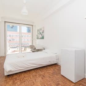 Private room for rent for €793 per month in Lisbon, Rua do Arco do Carvalhão