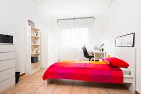 Отдельная комната сдается в аренду за 500 € в месяц в Turin, Piazza Tancredi Galimberti