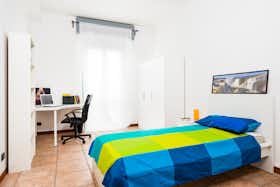 Habitación privada en alquiler por 500 € al mes en Turin, Piazza Tancredi Galimberti