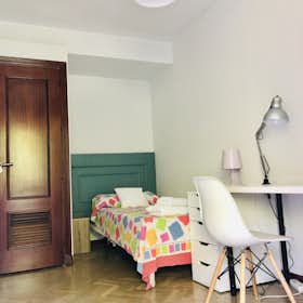 Private room for rent for €410 per month in Sevilla, Calle Ciudad de Ronda