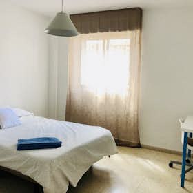 Private room for rent for €420 per month in Sevilla, Calle Evangelista