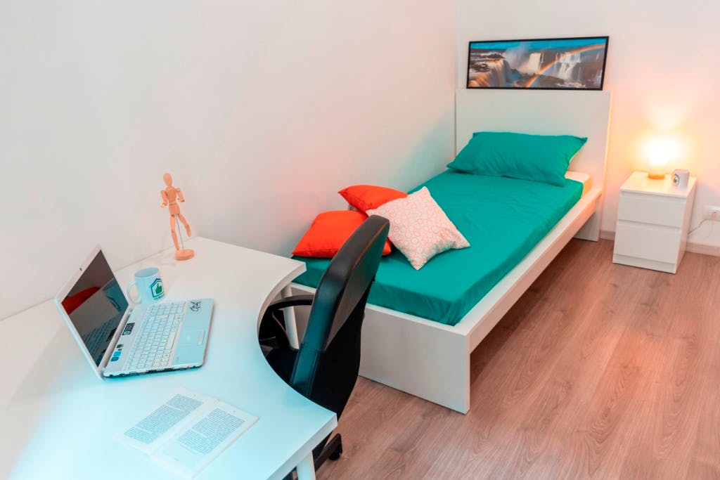 Single room Turin, 1 bed, 13m² — photo 1