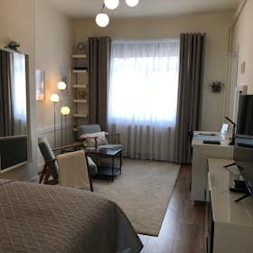 Apartment for rent for €1,500 per month in Ixelles, Avenue de l'Hippodrome