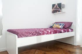 Отдельная комната сдается в аренду за 500 € в месяц в Turin, Via Aldo Barbaro