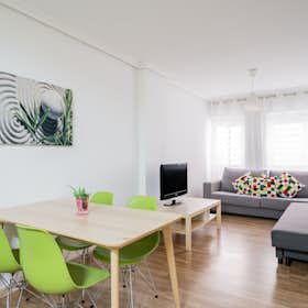 Apartment for rent for €1,500 per month in Madrid, Calle de Sarriá