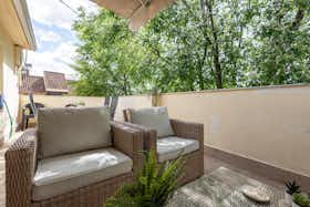 Appartement te huur voor € 1.800 per maand in Madrid, Paseo Ermita