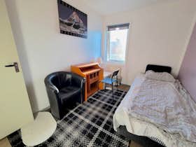 Отдельная комната сдается в аренду за 520 € в месяц в Stockholm, Varpholmsgränd