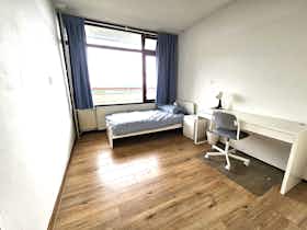 Private room for rent for €925 per month in Capelle aan den IJssel, Dotterlei