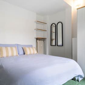 Apartment for rent for €1,400 per month in Milan, Corso Venezia