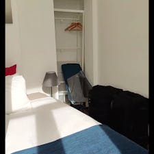 Studio for rent for €800 per month in Schaerbeek, Rue du Noyer