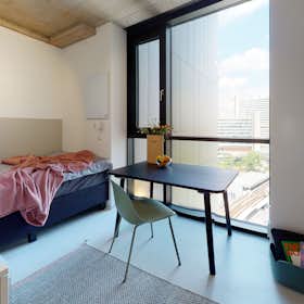 Studio for rent for €885 per month in Vienna, Donau-City-Straße