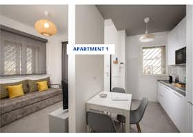 Appartement te huur voor € 1.600 per maand in Rome, Via Prenestina