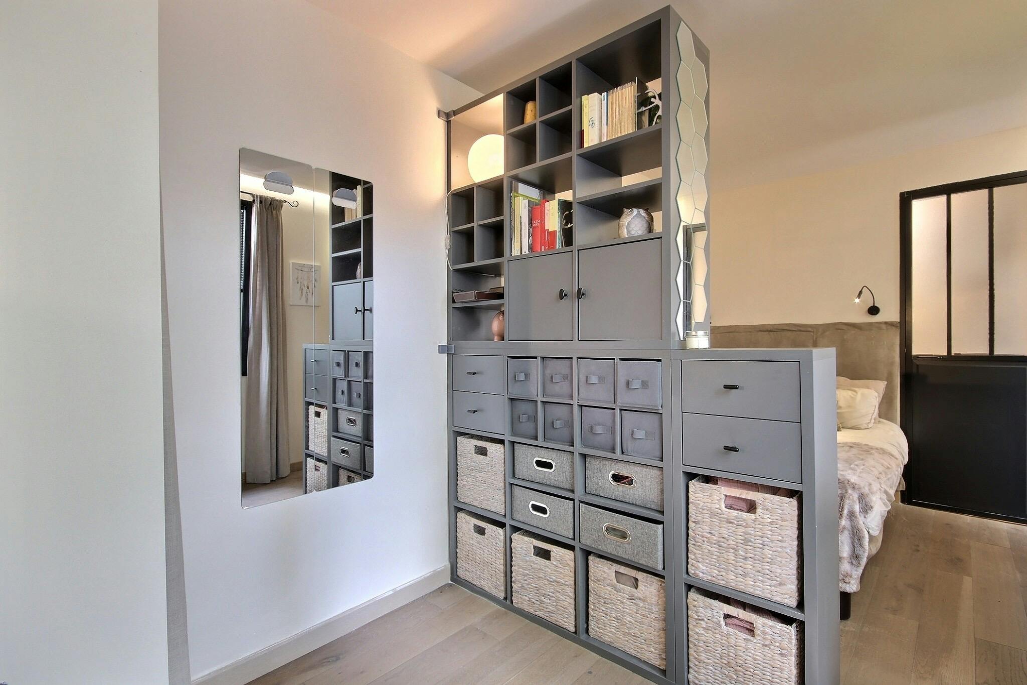 Apartment for rent for €1,505 per month in Paris, Rue Tholozé