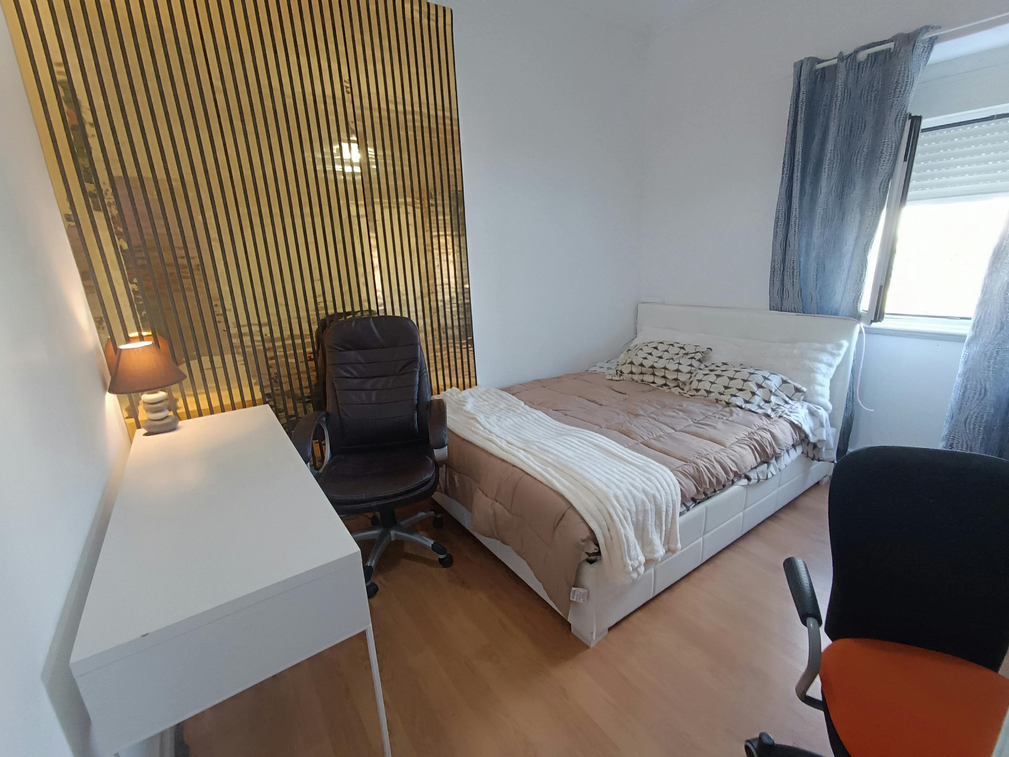 Double room Amadora, 90m² — photo 77