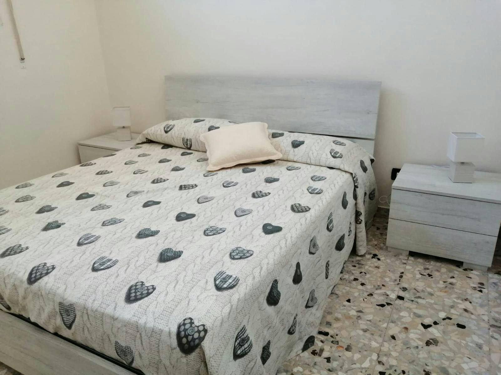 Lägenhet att hyra för 1 000 € i månaden i Pulsano, Viale dei Mioperi