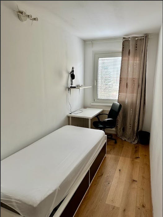 WG-Zimmer zu mieten für 460 € pro Monat in Vienna, Inzersdorfer Straße