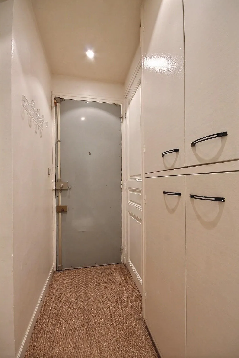 1-Bedroom Apartment in Boulevard de Grenelle, Paris (1142328) ROOM 2