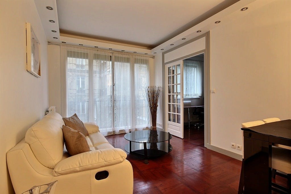Apartment for rent for €2,014 per month in Paris, Villa de la Faisanderie