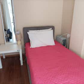 Private room for rent for €320 per month in Athens, Troias