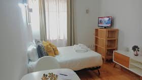 Appartement te huur voor € 800 per maand in Porto, Rua Formosa