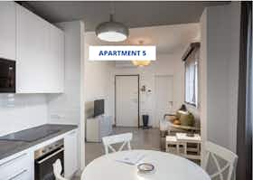公寓 正在以 €1,600 的月租出租，其位于 Rome, Via Prenestina