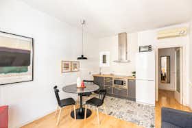 Apartment for rent for €1,350 per month in Barcelona, Carrer de Bertran