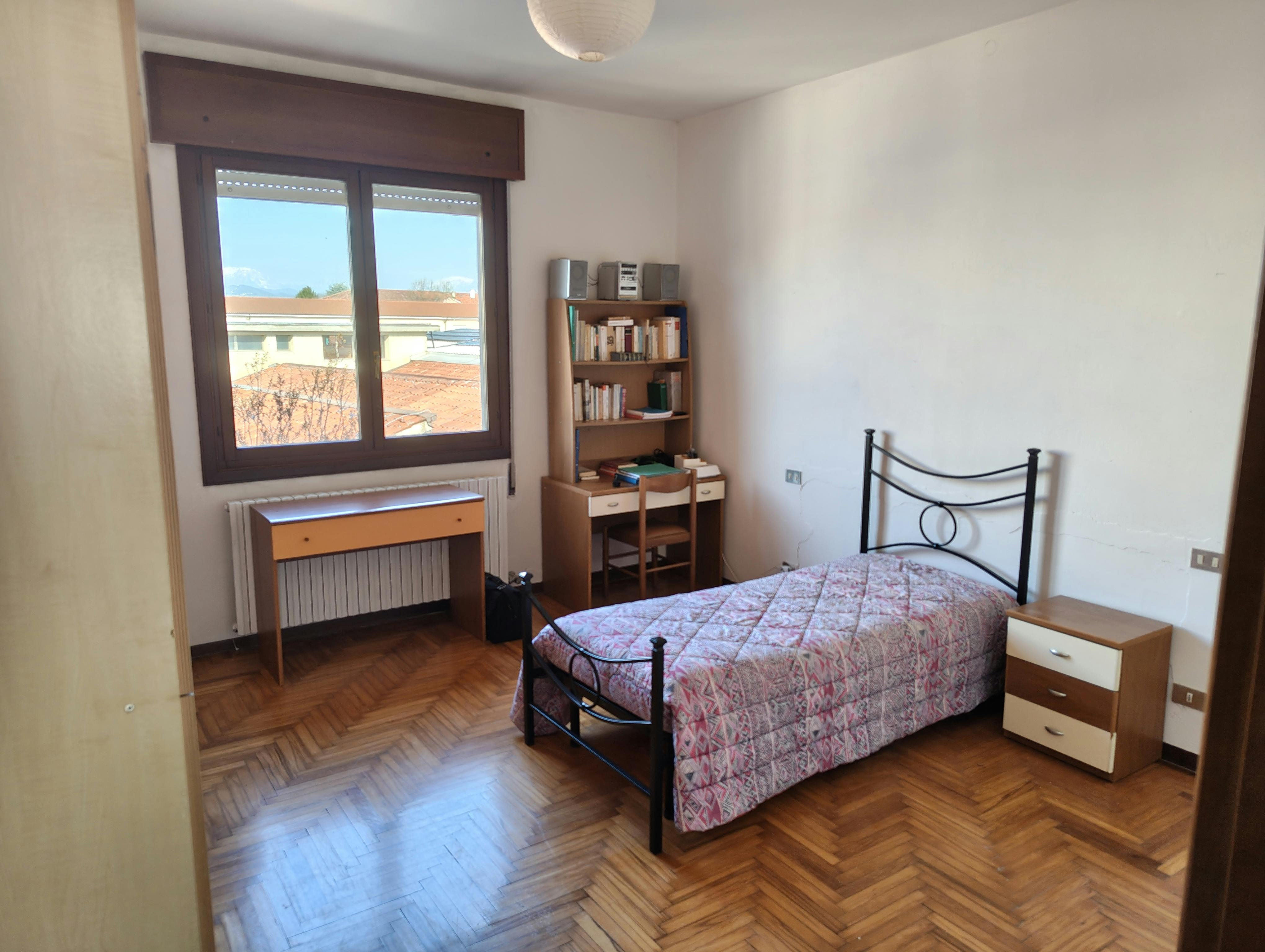 Private room for rent for €370 per month in Vicenza, Viale Astichello
