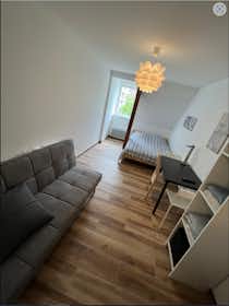Appartement te huur voor € 700 per maand in Strasbourg, Rue Vauban