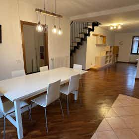 Apartamento en alquiler por 950 € al mes en Legnano, Corso Giuseppe Garibaldi