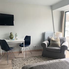 Apartment for rent for €1,550 per month in Frankfurt am Main, Merianstraße