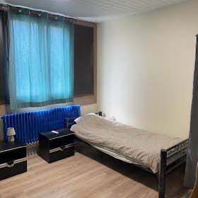 Gedeelde kamer te huur voor € 350 per maand in Savigny-sur-Orge, Grande Rue