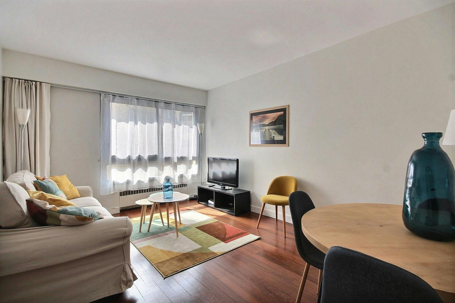 Apartament de închiriat pentru 1.619 EUR pe lună în Paris, Rue Michel Ange