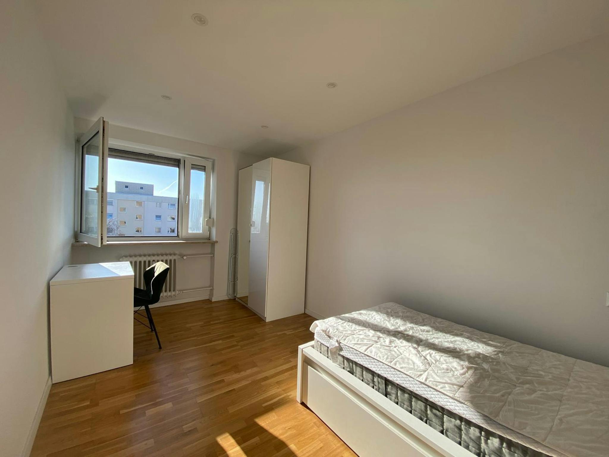 Eduard-Spranger-Straße, Munich preview