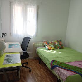 Private room for rent for €799 per month in Madrid, Calle de San Fernando del Jarama